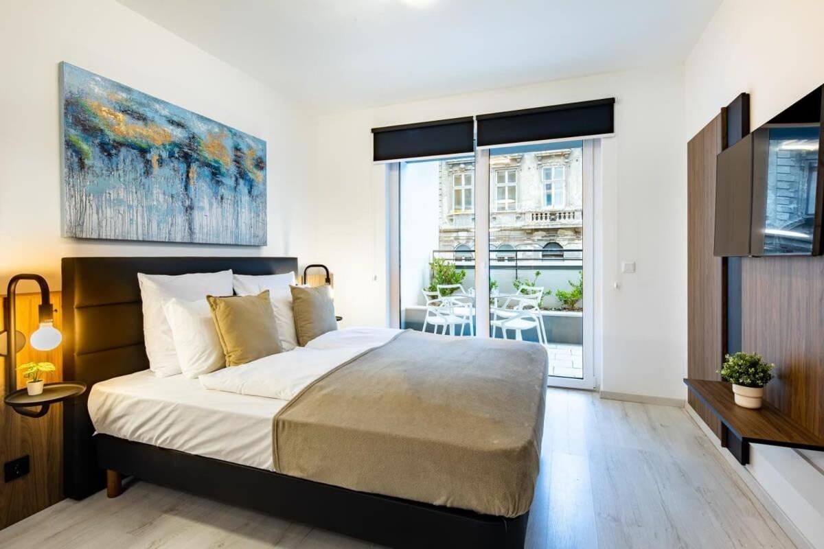 Terrace Garden - Free Parking - New And Cozy Apartment