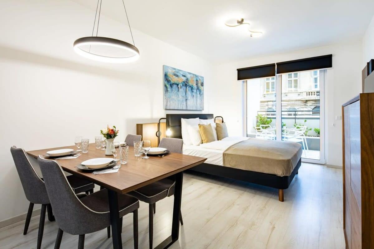 Terrace Garden - Free Parking - New And Cozy *